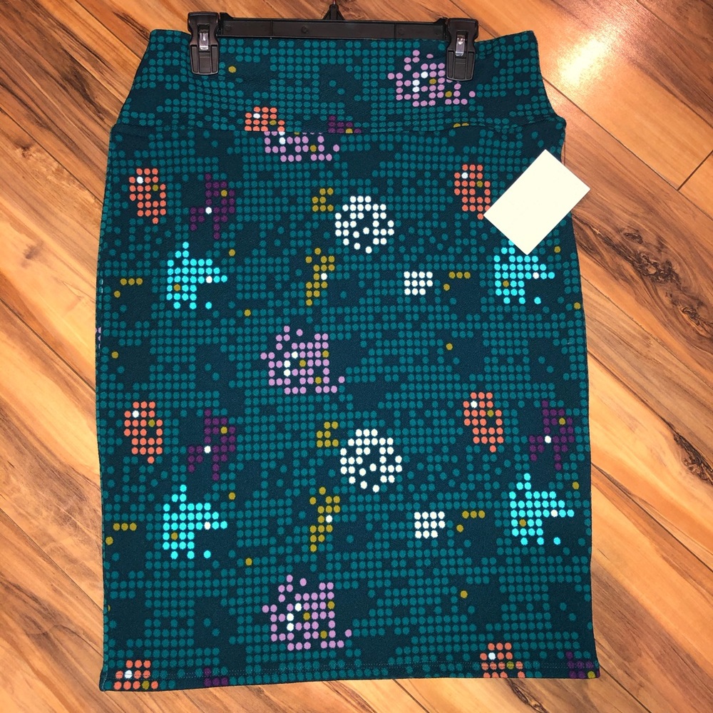 Large LulaRoe Cassie Skirt